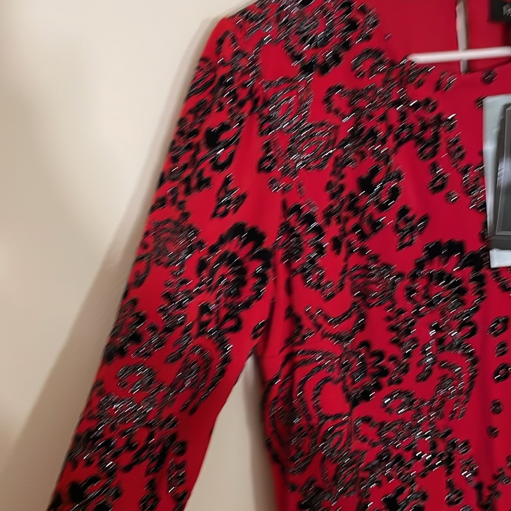 This dress has it all, gorgeous red color, sparkles, bodycon style and sleeves! - Picture 3 of 7